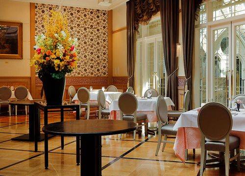 Restaurant/Dining